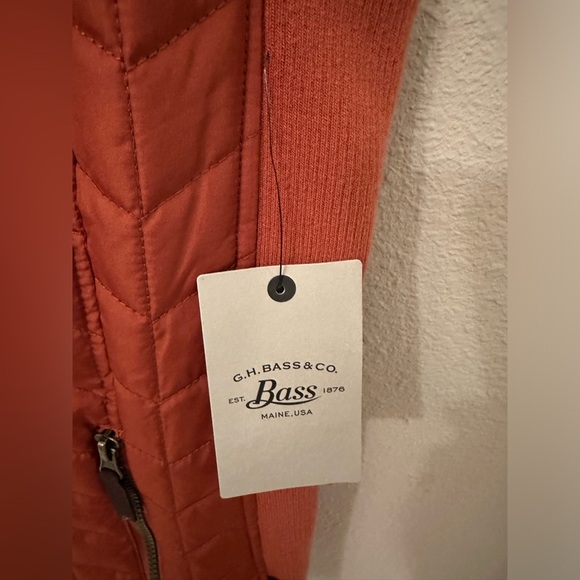 NWT G.H. Bass & Co Women's Quilted Vest - Size Medium - Picture 2 of 6